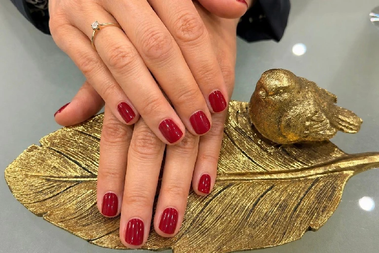 meysel Centro Estetico a Ortigia manicure semipermanente 1